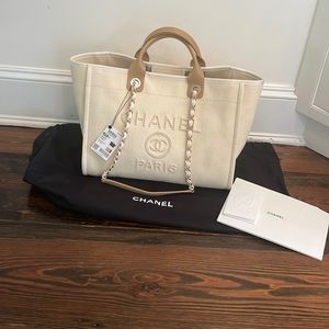 Chanel Pearl Deauville Large
